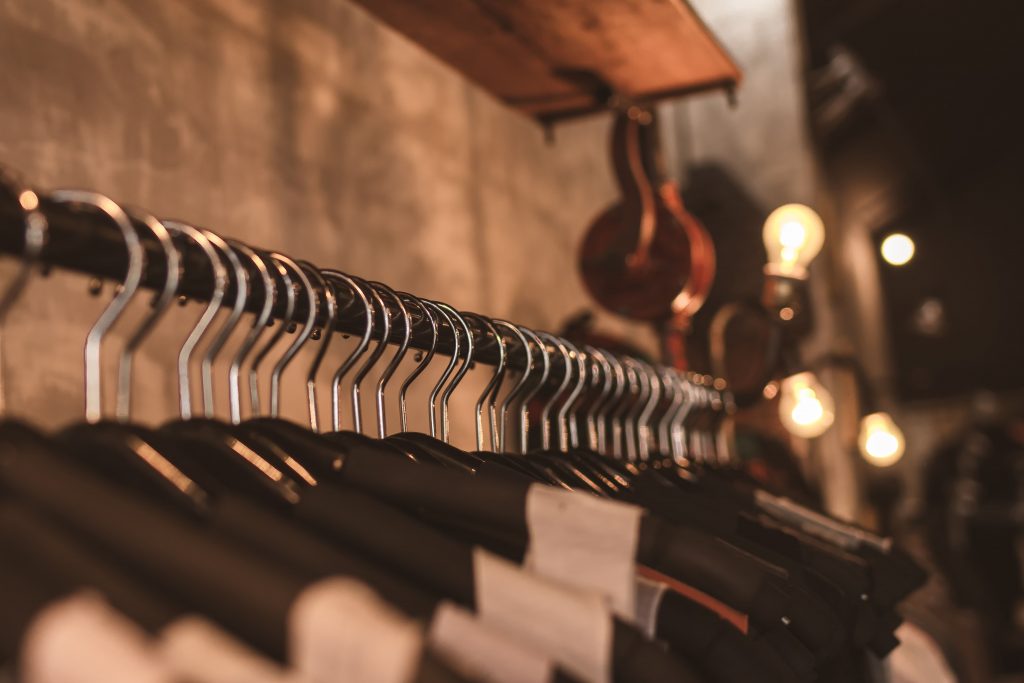 La moda a través de la historia es un conocimiento base para los profesionales del arte y mercadeo.