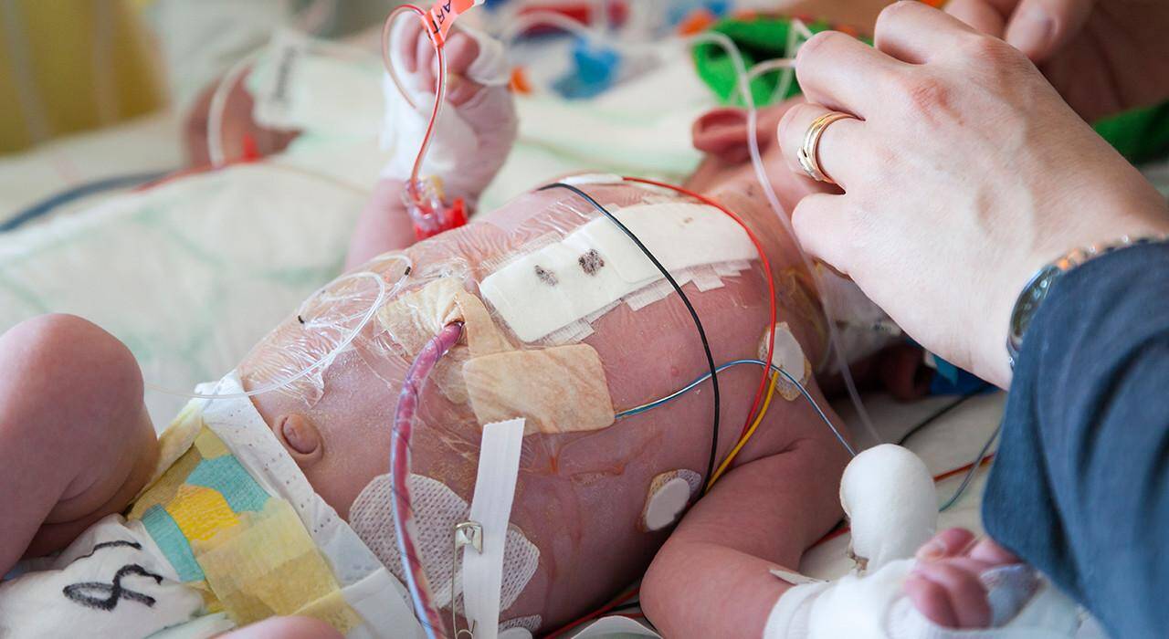 Especialización en Cuidados Críticos Neonatales para Enfermería