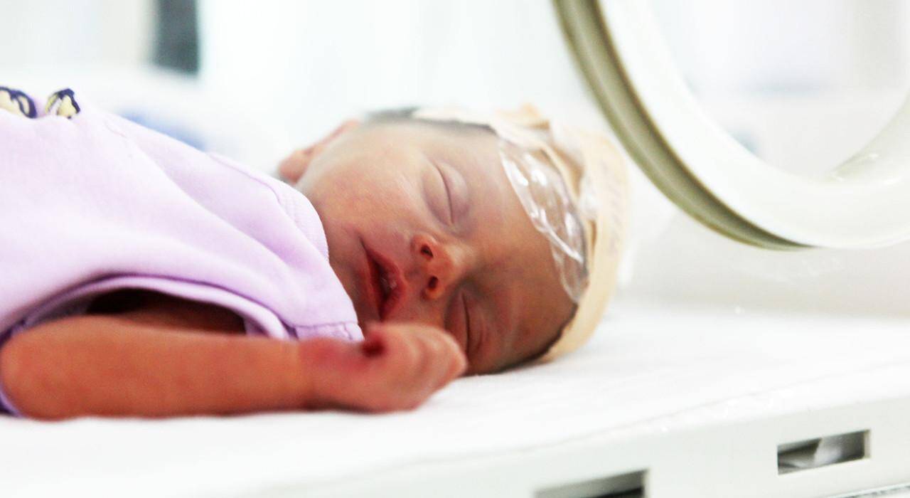 Formación en Cuidados Críticos Neonatales para Enfermería