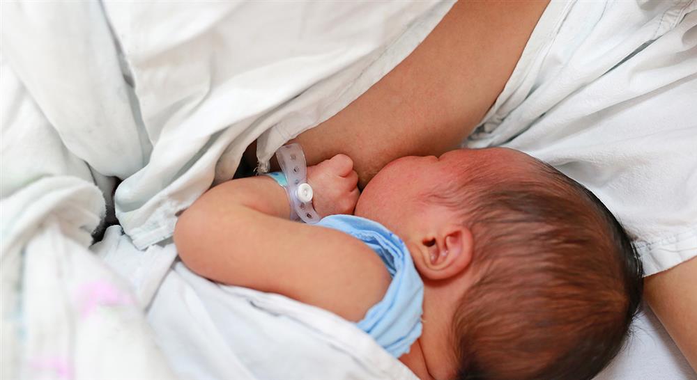 especializacion online fisiología y cuidados durante la lactancia materna para enfermería