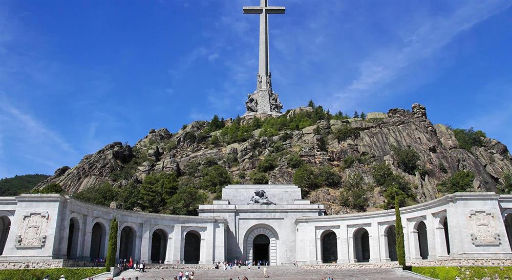 diplomado enseñanza del periodo franquista y constitucional en la historia de españa
